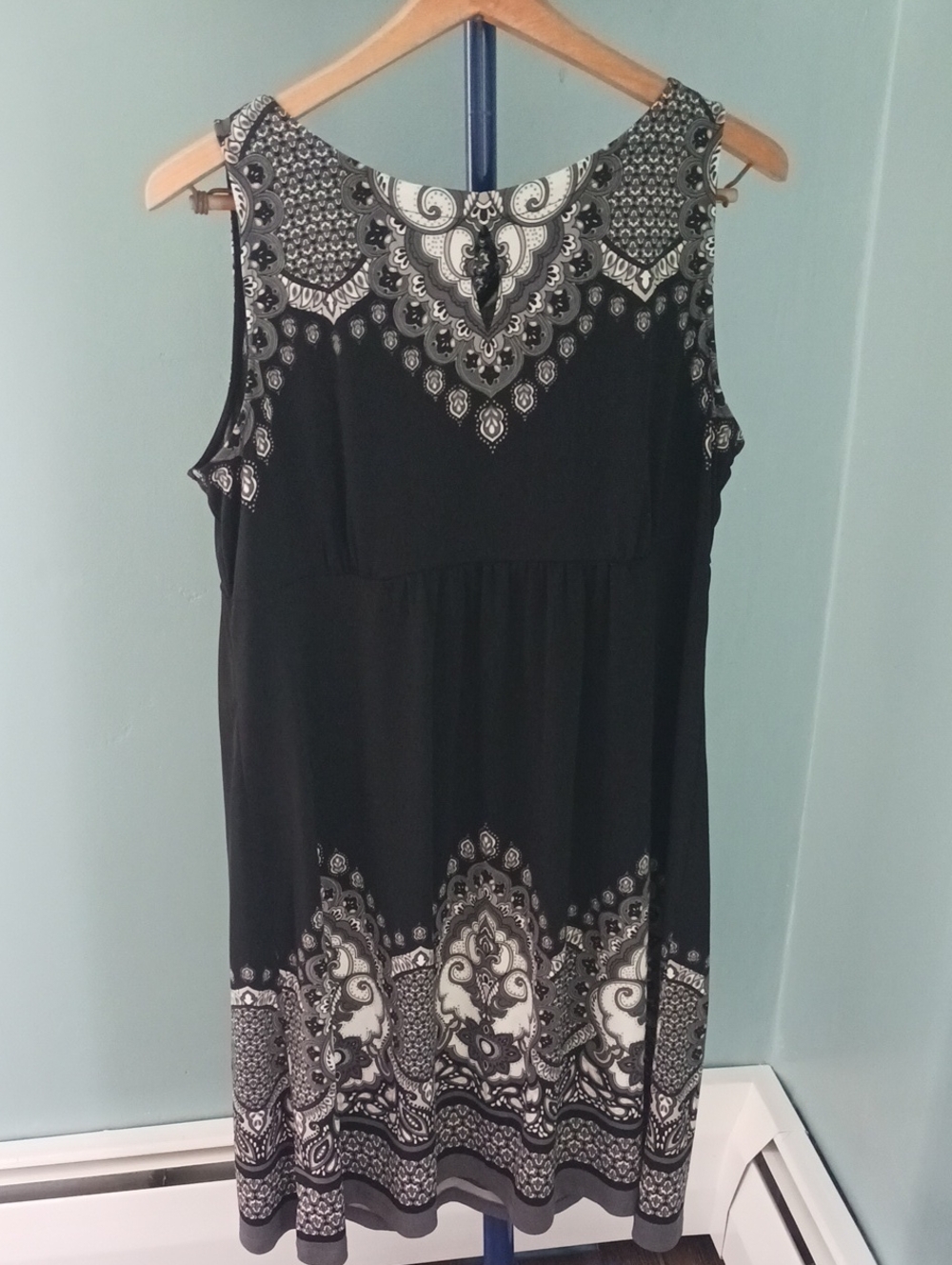 Apt. 9 Black and White Sleeveless Paisley Empire Waist Dress